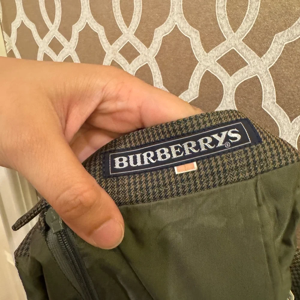 Burberry Elegant Grey check Women's Skirt - Picture 3 of 4